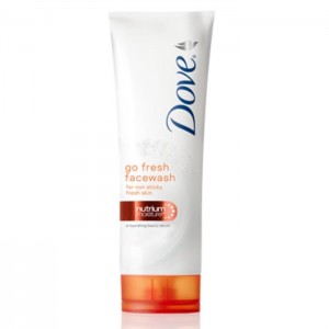 Dove Go Fresh Face Wash Nutrium Moisture 100g